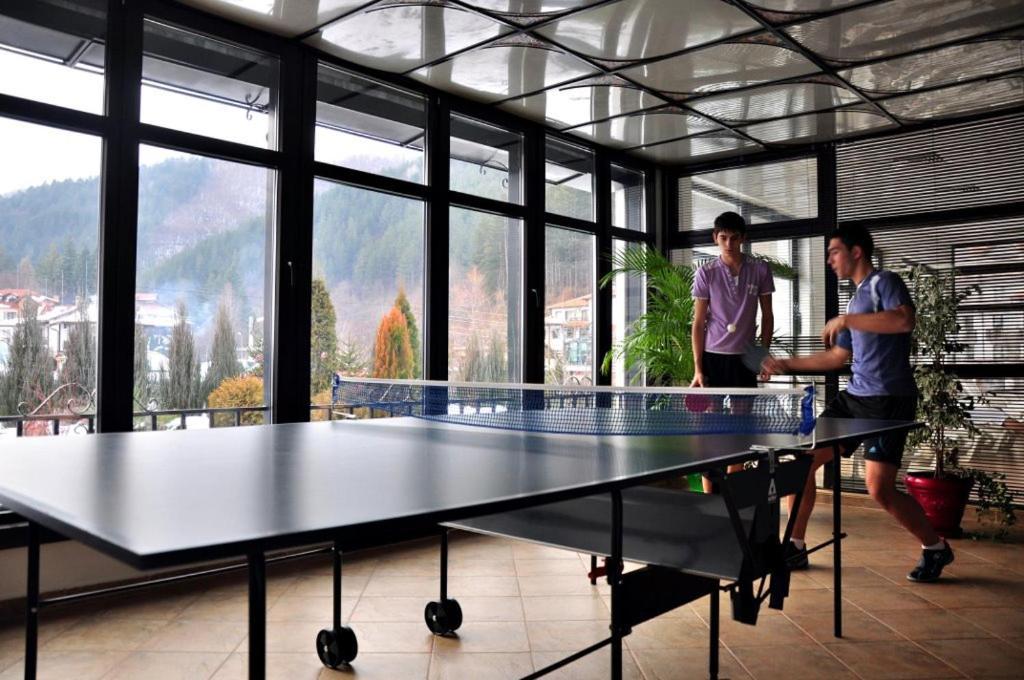 Park Hotel Fairy Chiflik Bagian luar foto