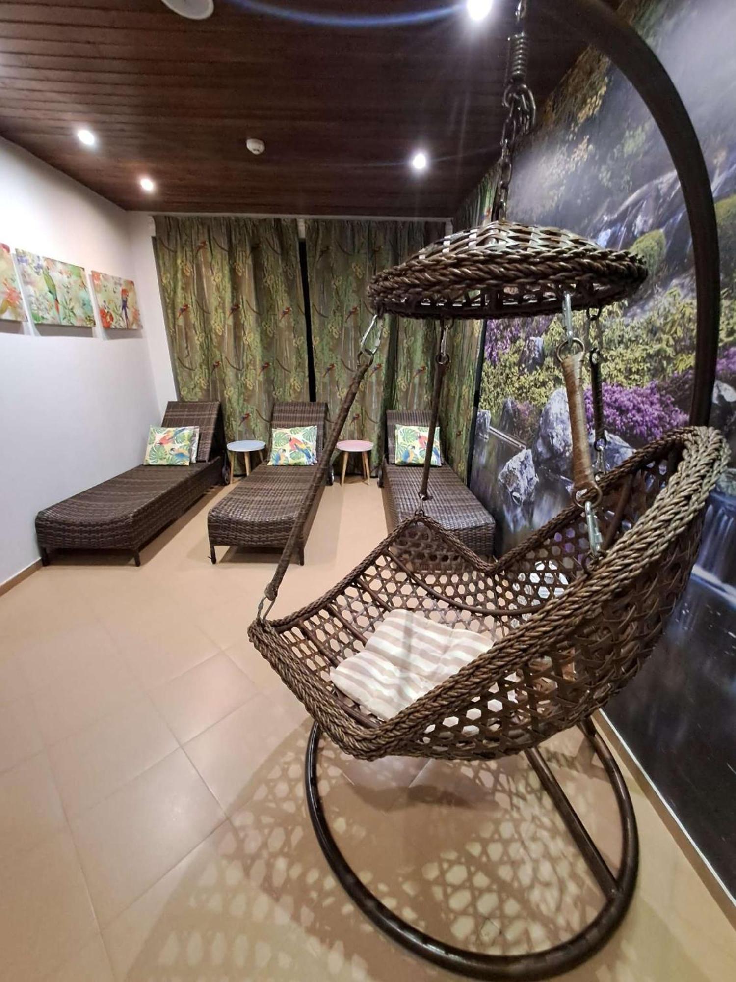 Park Hotel Fairy Chiflik Bagian luar foto